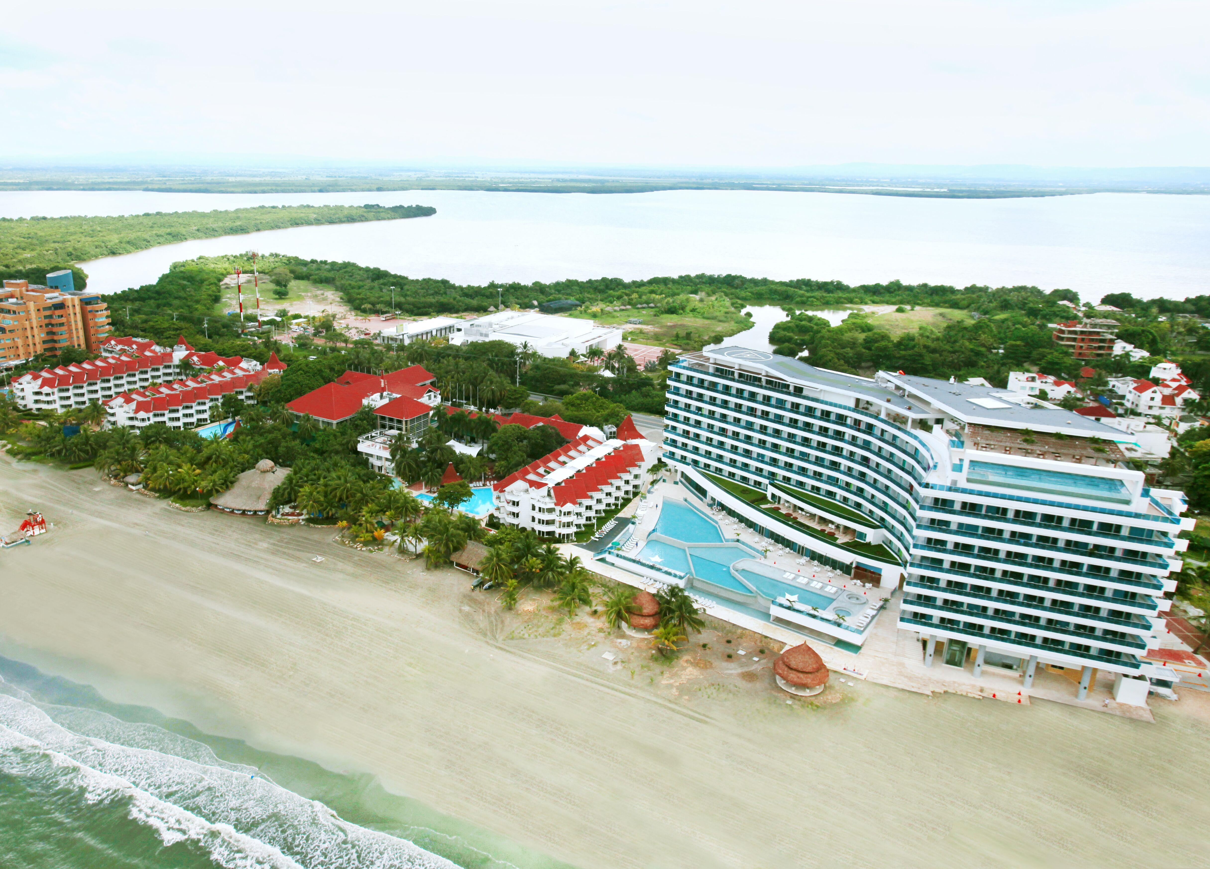 Hotel Las Americas Casa De Playa Cartagena Εξωτερικό φωτογραφία Aerial view of the resort