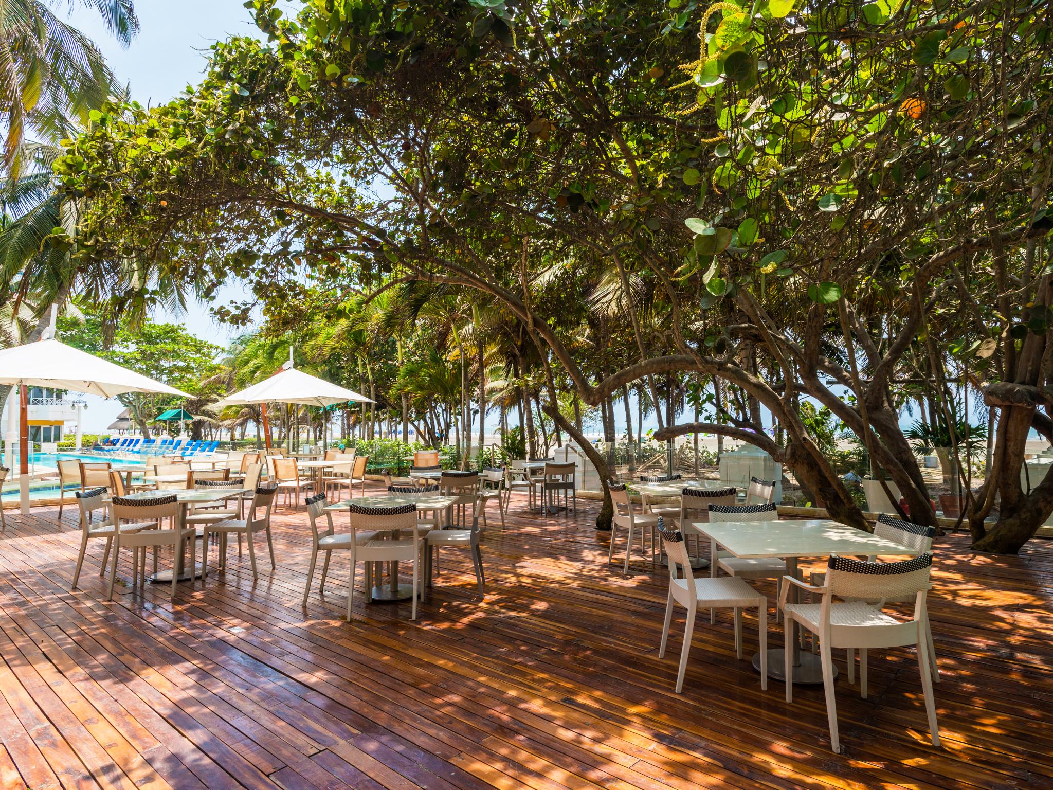 Hotel Las Americas Casa De Playa Cartagena Εξωτερικό φωτογραφία The beach at the hotel