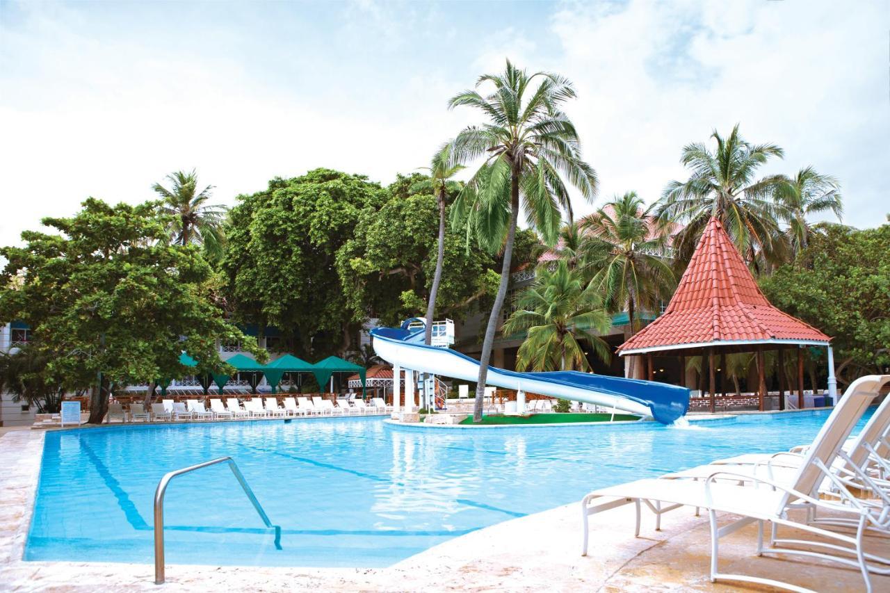 Hotel Las Americas Casa De Playa Cartagena Ανέσεις φωτογραφία The swimming pool at the resort
